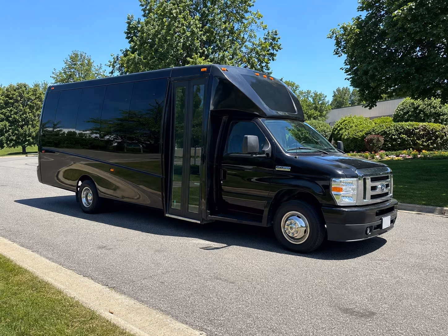 Round Rock Winery Tour & Pub Crawl Transportation party bus exterior
